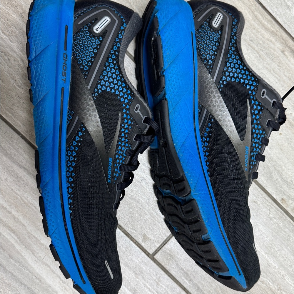 Brooks Ghost Running Shoes - Black and Blue